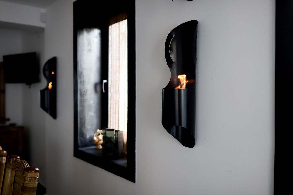 Odoo • A picture with a caption